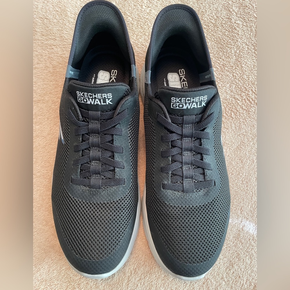 Skechers Men's Black Go Walk Sneakers Size 11.5